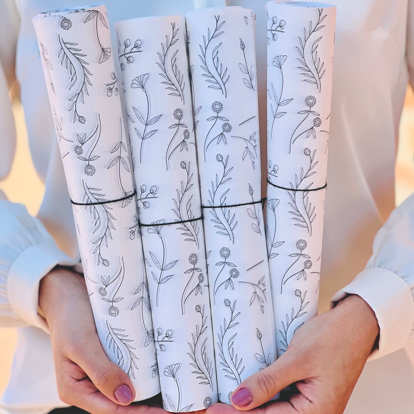 Papel Manteca Flores Negro 27x40cm (contiene 25 hojas) - COD 640428