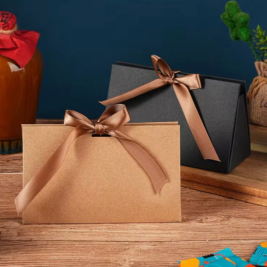 Caja Tipo Sobre Kraft - 16x10x6.5cm