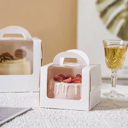 CAJA 13.5x13.5x10cm CON VISOR INCLUYE BASE - 640742