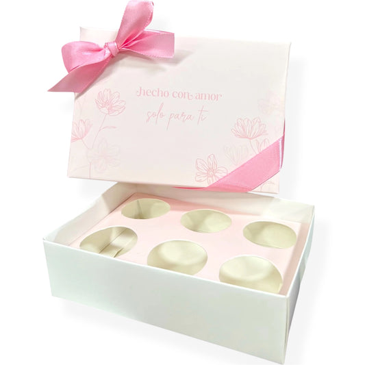 CAJA 12x8.5x3.5cm P/ 6 BOMBONES “HECHO CON AMOR”