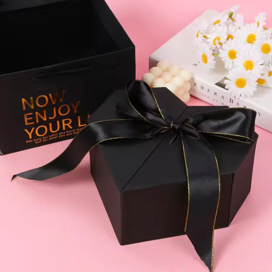 CAJA PREMIUM 22x21x10cm NEGRO CORAZÓN - CNPR1.5