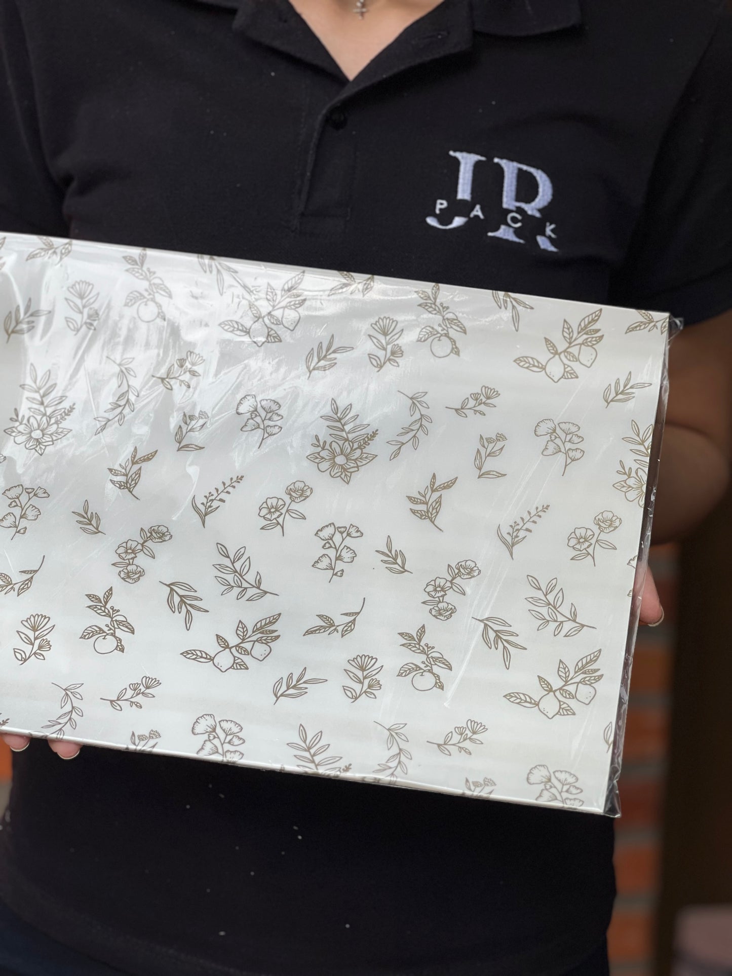 Papel Manteca Limones Dorado 27x40cm (contiene 25 hojas)  - COD 641308