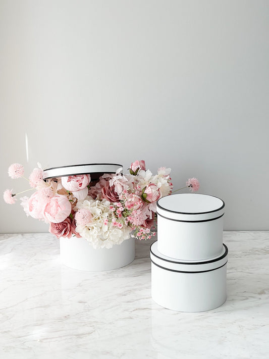 Caja Premium Redonda Blanco con Borde Negro