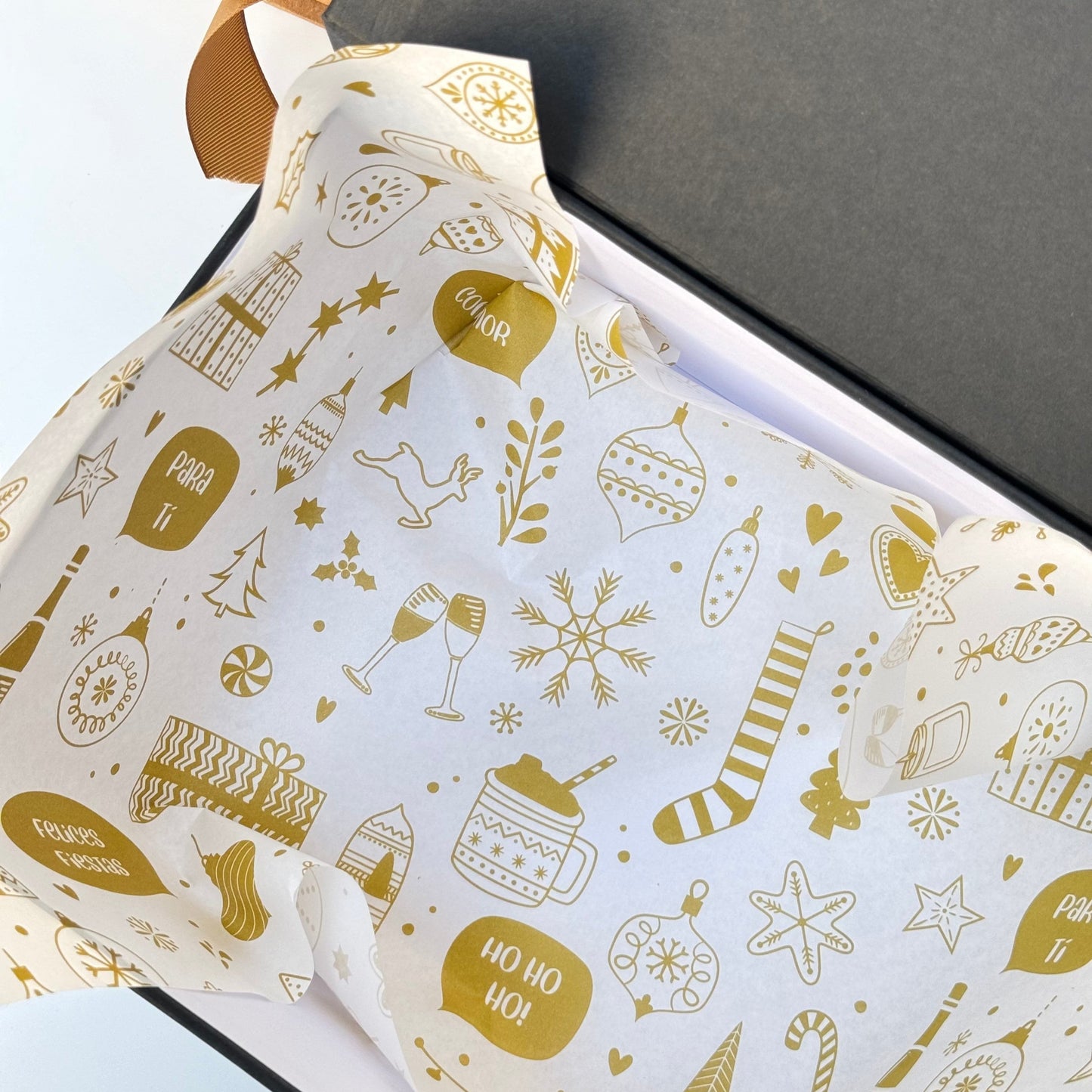 Papel Manteca Navidad Dorado 28x40cm (contiene 25 unidades)