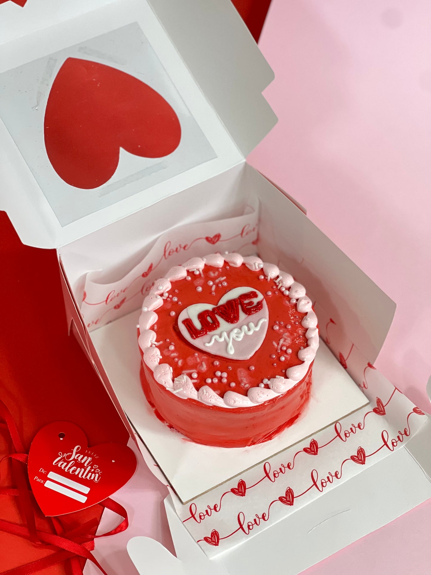 Caja 16x16x10cm c/ visor de corazón Rosa