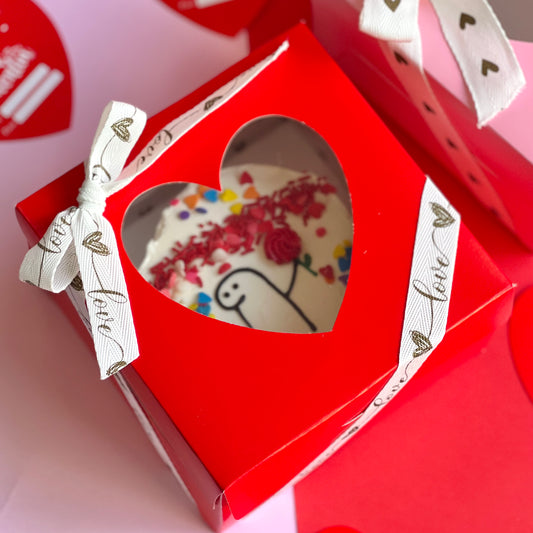 Caja 16x16x10cm c/ visor de corazón Rojo - CUP4V.2