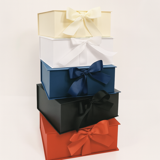 Caja Premium 25x25x10cm Tipo Libro con cinta frontal - (unidad)