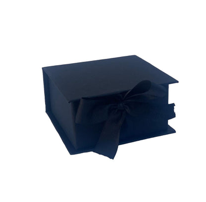 Caja Premium 10x10x5cm Tipo Libro con cinta frontal - (Unidad)