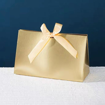 Caja Tipo Sobre Dorado - 16x10x6.5cm