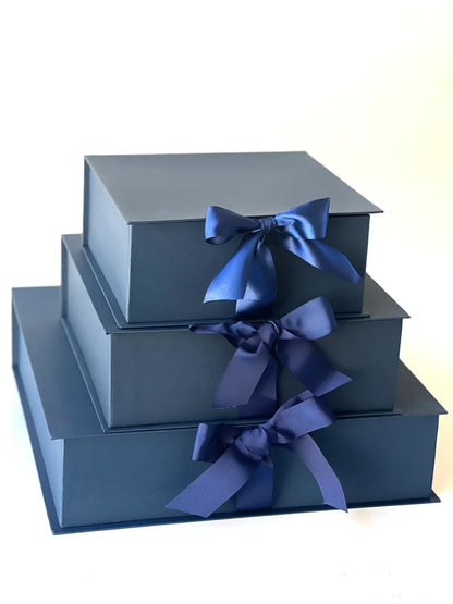Caja Premium 35x35x10cm Tipo Libro (unidad)