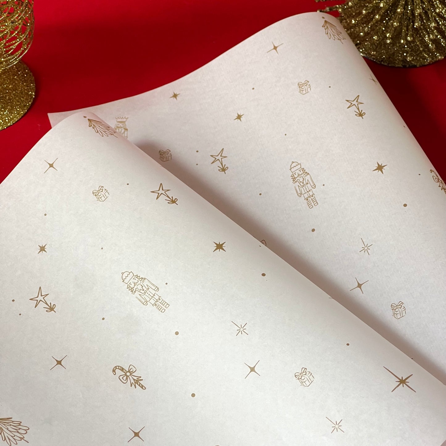 Papel Manteca Navidad Dorado - 28x40cm (contiene 25 unidades) - COD 642274