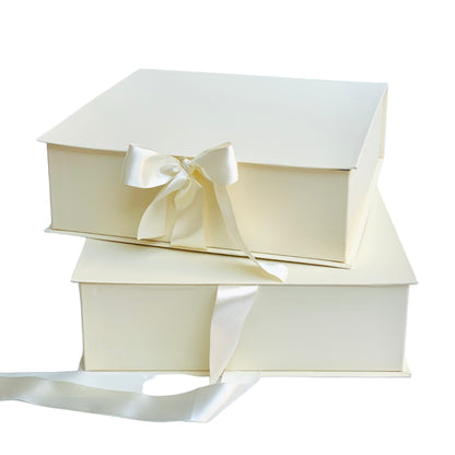 Caja Premium 33x33x10cm Tipo Libro con cinta frontal (unidad)