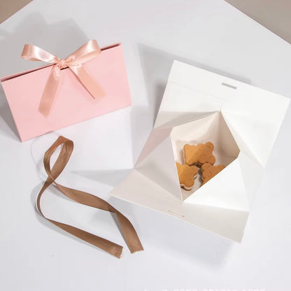 Caja Tipo Sobre Dorado - 16x10x6.5cm