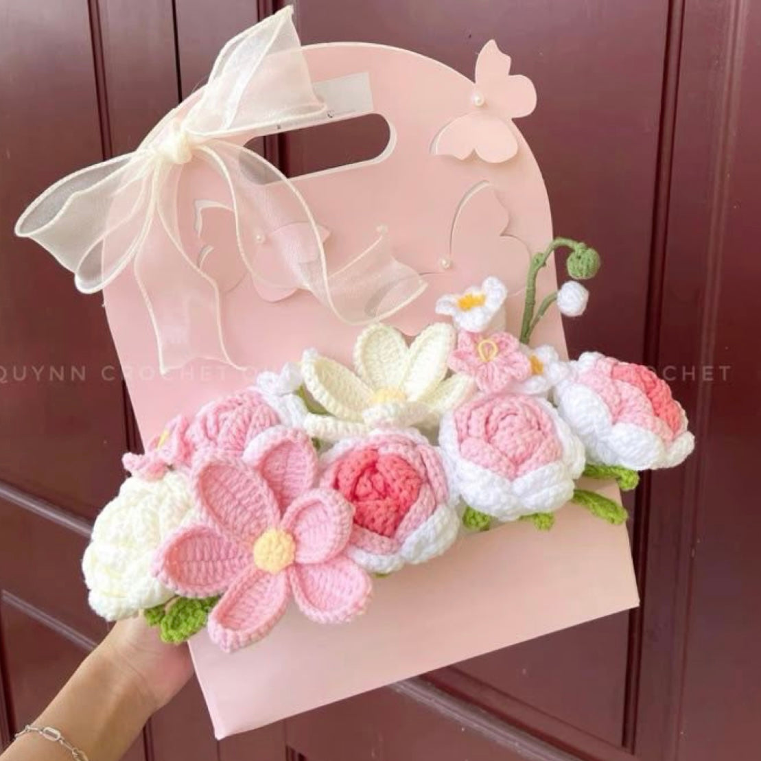 CAJA CON RELIEVE MARIPOSA ROSA 25X9X36CM - CN0.1