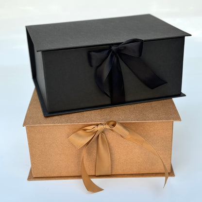 Caja Premium 23x17x10cm Tipo Libro con cinta frontal - (unidad)