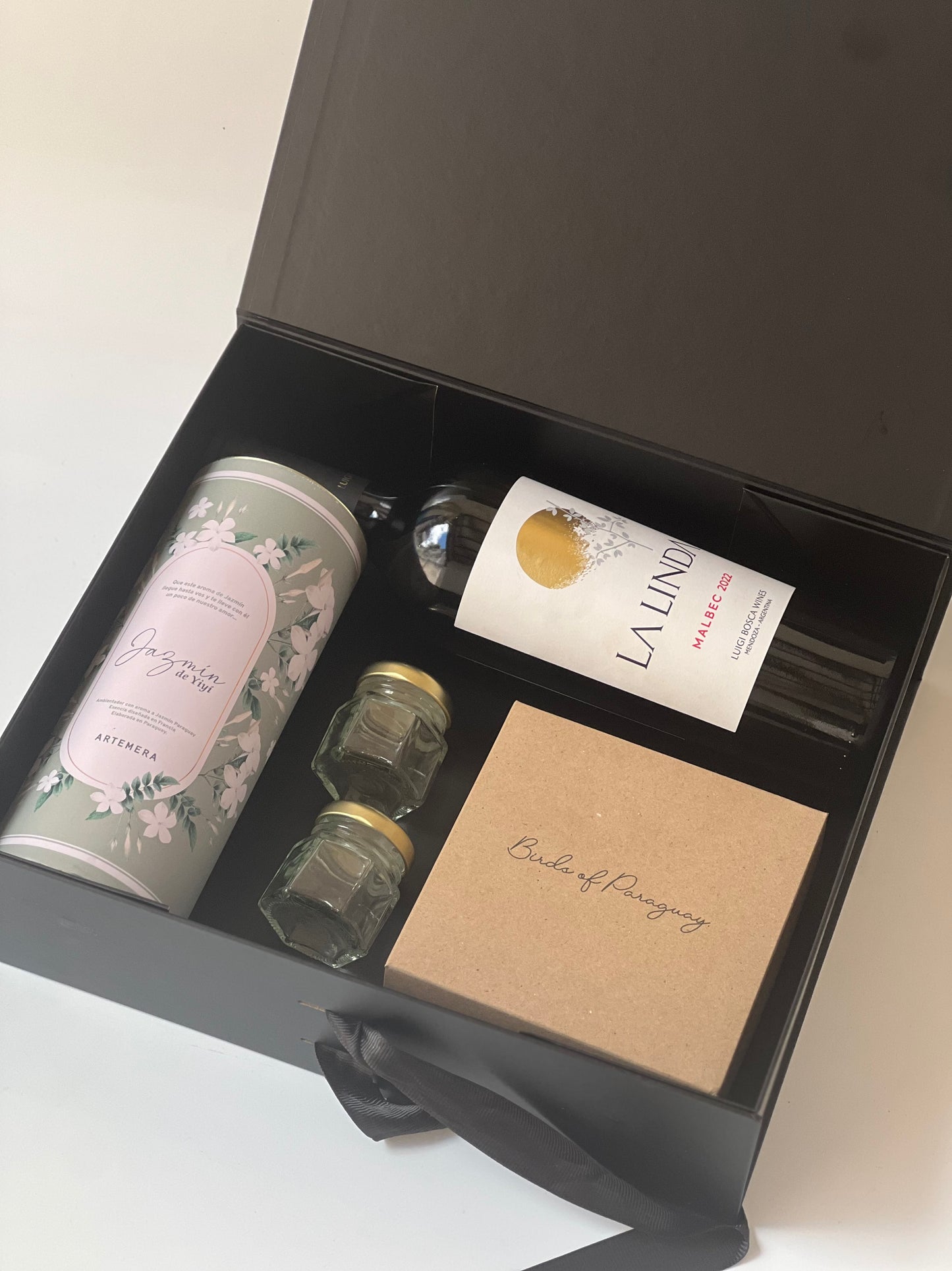 Caja Premium 31.5x26x9cm - Despegable