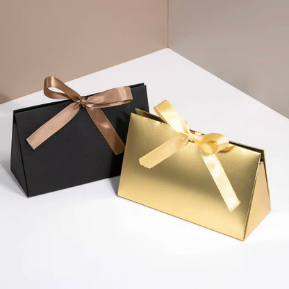 Caja Tipo Sobre Dorado - 16x10x6.5cm