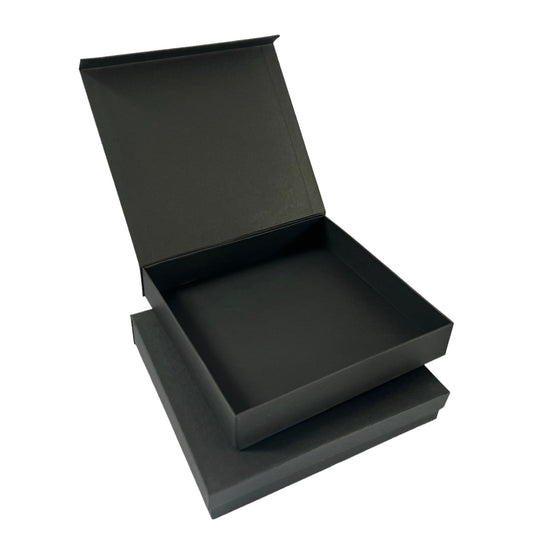 Caja Premium Media Solapa Negro - 25x23x4.5cm