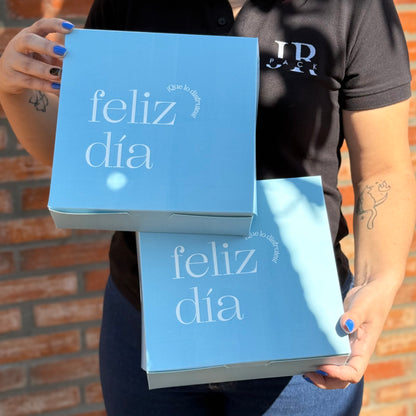 Caja 22x22x7cm - Feliz día Celeste