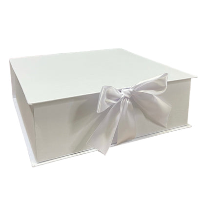 Caja Premium 30x30x10cm Tipo Libro con cinta frontal - (unidad)