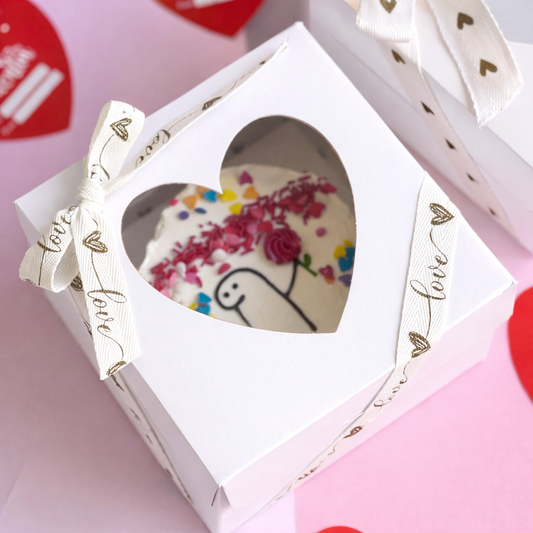 Caja 16x16x10cm c/ visor de corazón - CUP4V.0