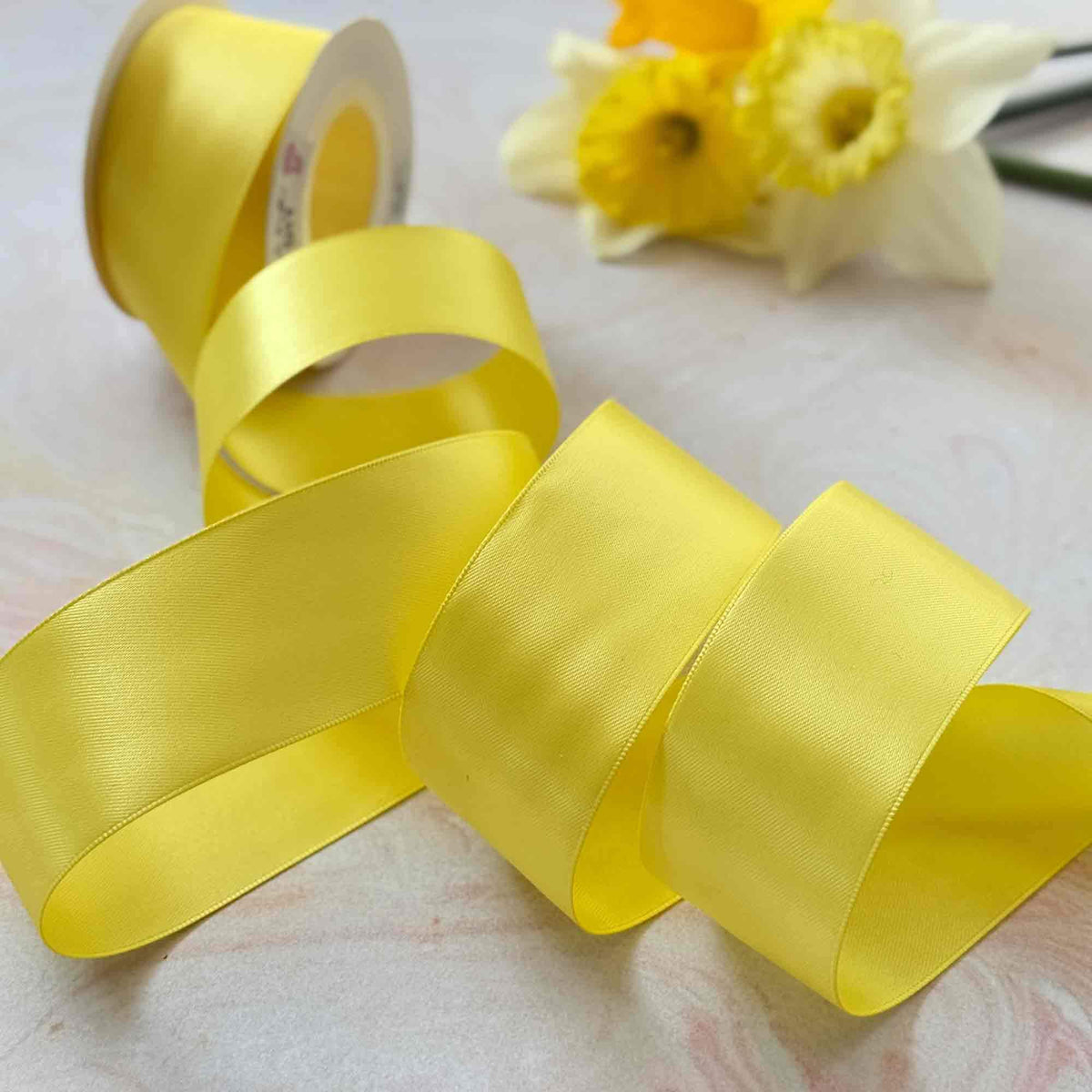 CINTA RASO 2.5CM X 20 METROS AMARILLO CLARO #15