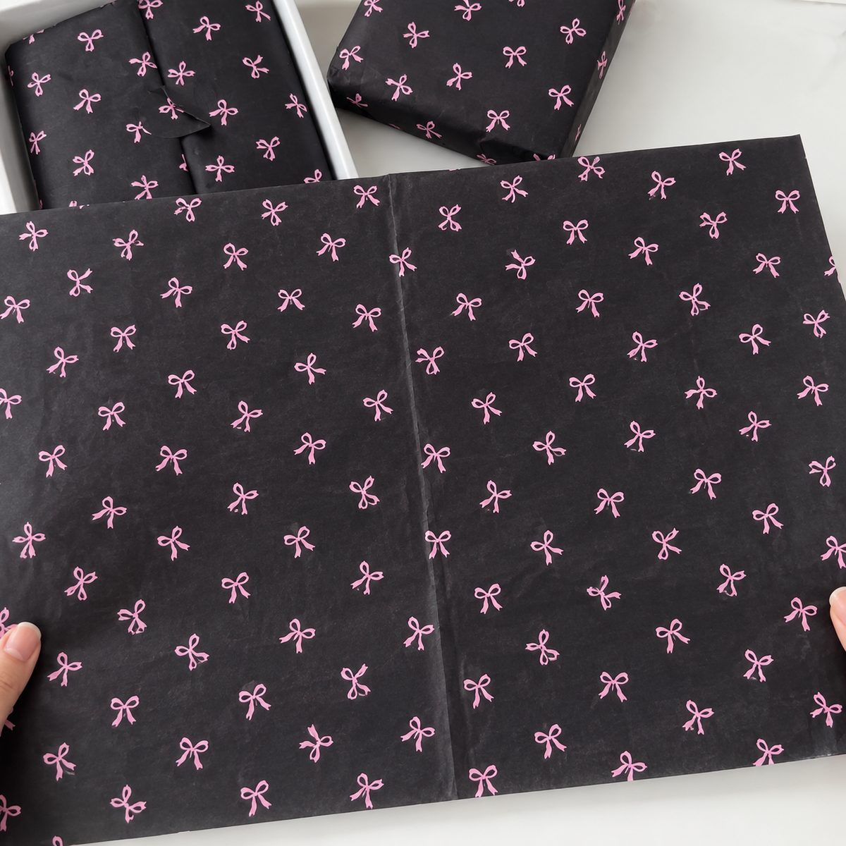 PAPEL SEDA COQUETTE NEGRO/ROSA 70X47CM (PAQ X 20 UND) - PC15.5.1