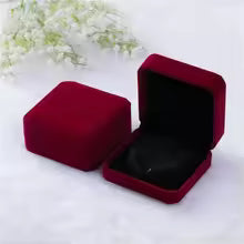 CAJA TERCIOPELO 9X9X4CM PARA BRAZALETE