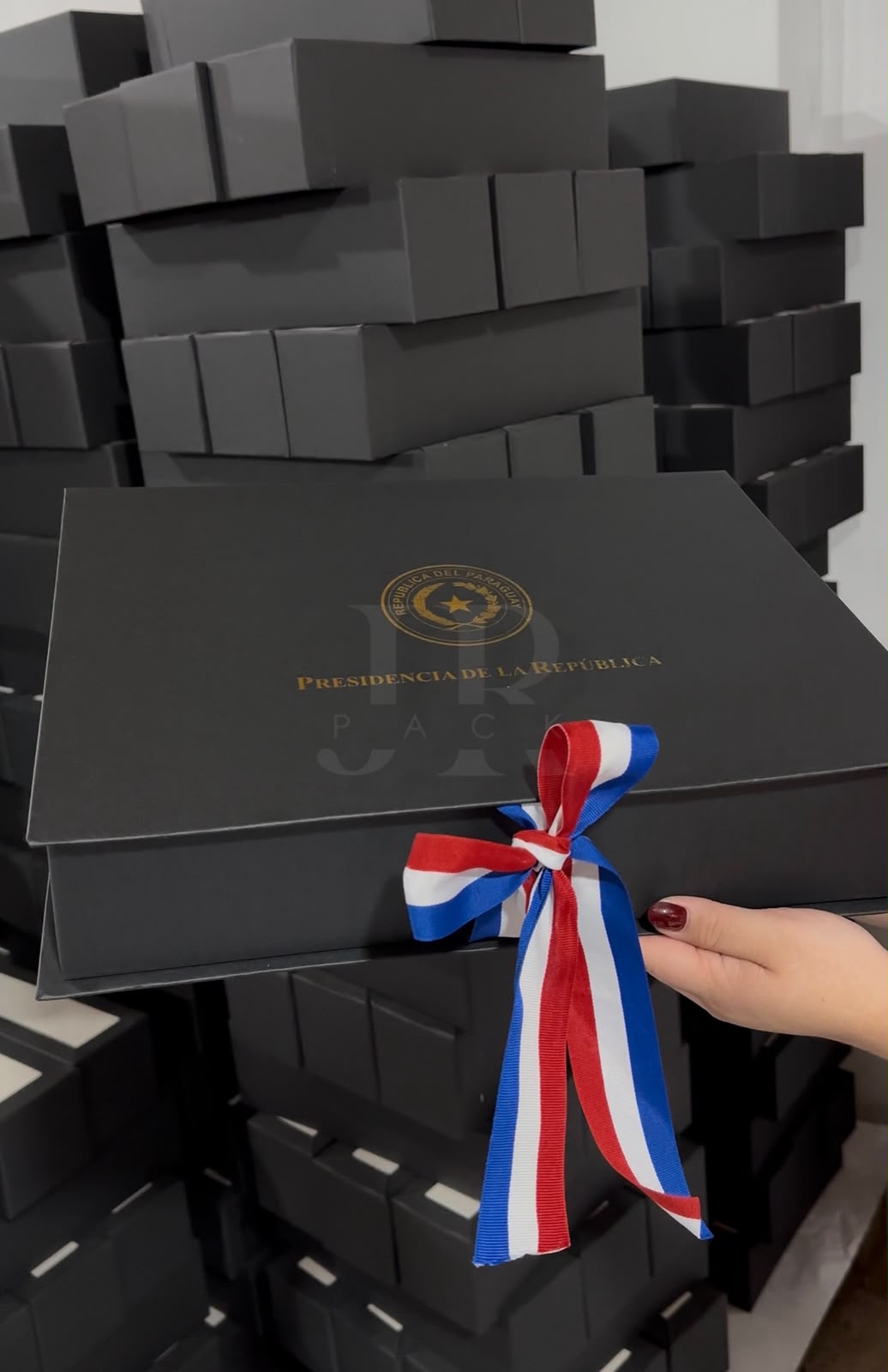 Premium Personalizado Paraguay con foil dorado