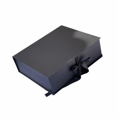 Caja Premium 34x24x10cm Tipo Libro con cinta frontal (unidad)